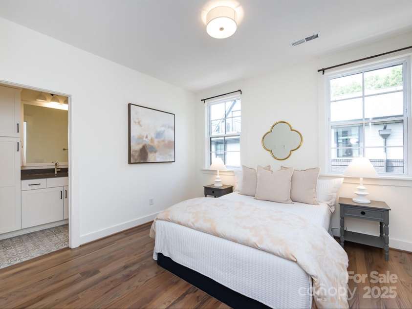 3022 Kalex Court, Charlotte, NC 28204.  MLS# CAR4297350, YatesRealty ID 3862. 