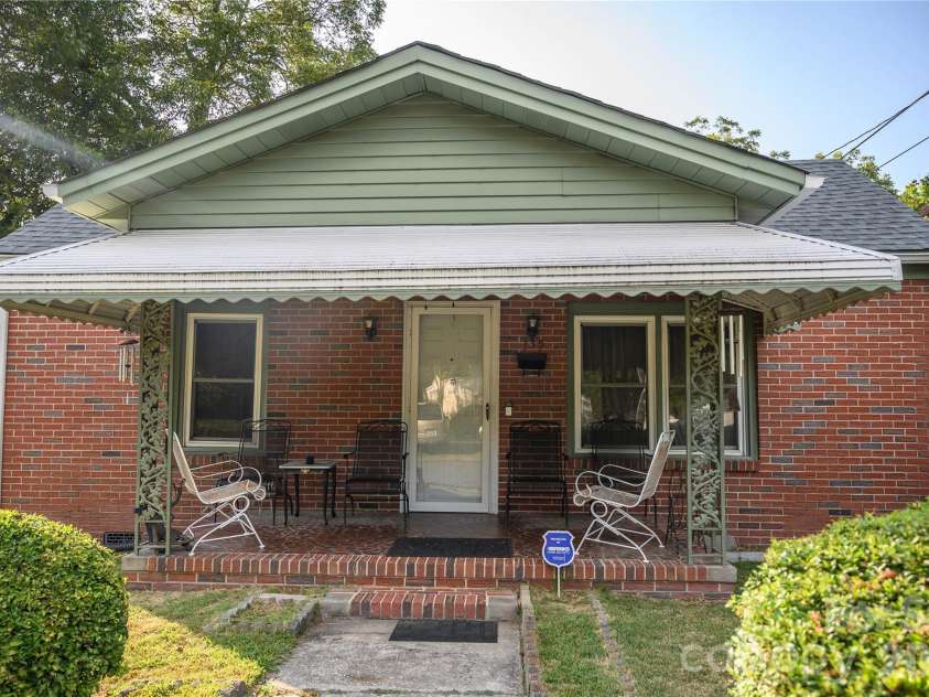 135 Mill Street, Chester, SC 29706.  MLS# CAR4386843, YatesRealty ID 38620. 