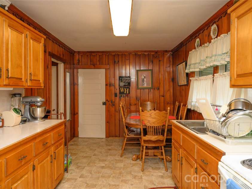 135 Mill Street, Chester, SC 29706.  MLS# CAR4386843, YatesRealty ID 38620. 
