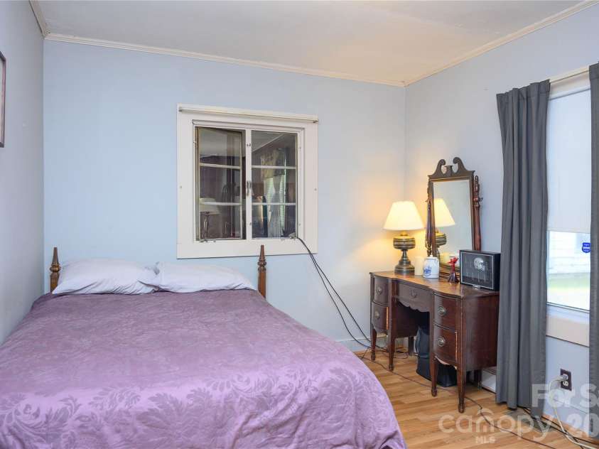 135 Mill Street, Chester, SC 29706.  MLS# CAR4386843, YatesRealty ID 38620. Bedroom 3