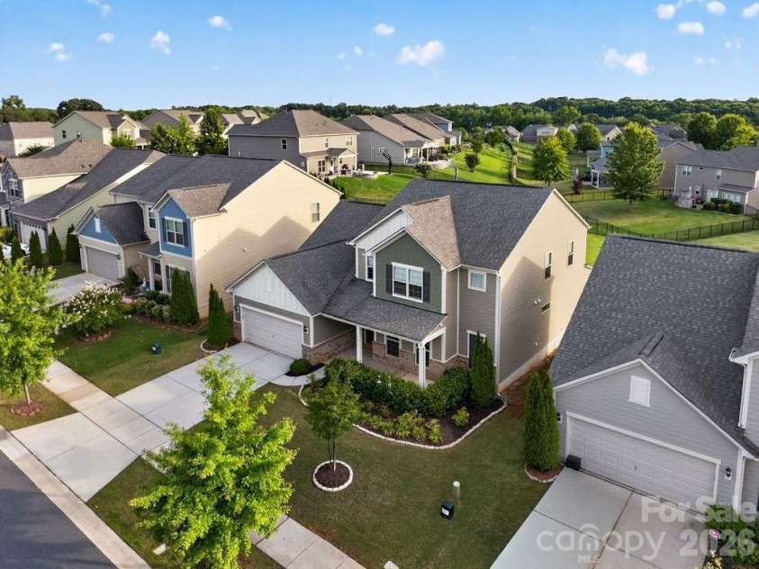11033 Crane Creek Drive, Charlotte, NC 28278.  MLS# CAR4387902, YatesRealty ID 38621. 