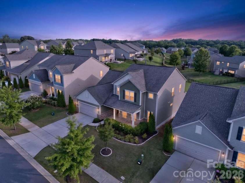 11033 Crane Creek Drive, Charlotte, NC 28278.  MLS# CAR4387902, YatesRealty ID 38621. 