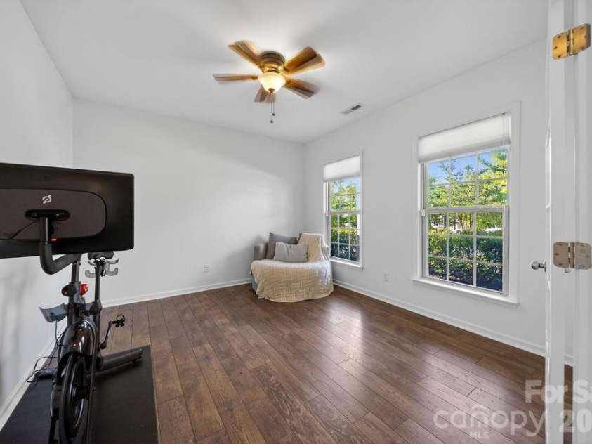 11033 Crane Creek Drive, Charlotte, NC 28278.  MLS# CAR4387902, YatesRealty ID 38621. 