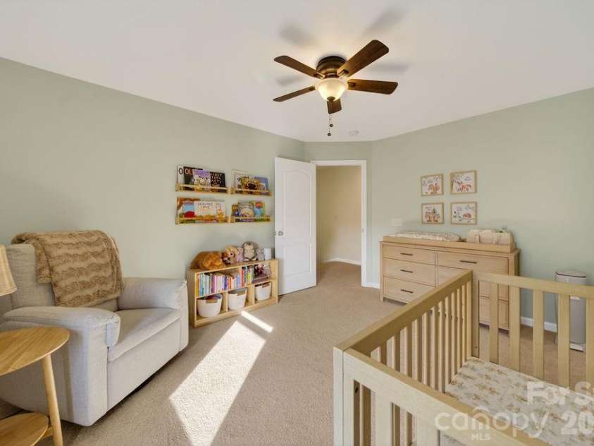 11033 Crane Creek Drive, Charlotte, NC 28278.  MLS# CAR4387902, YatesRealty ID 38621. 