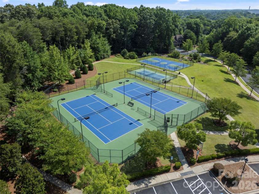11033 Crane Creek Drive, Charlotte, NC 28278.  MLS# CAR4387902, YatesRealty ID 38621. 