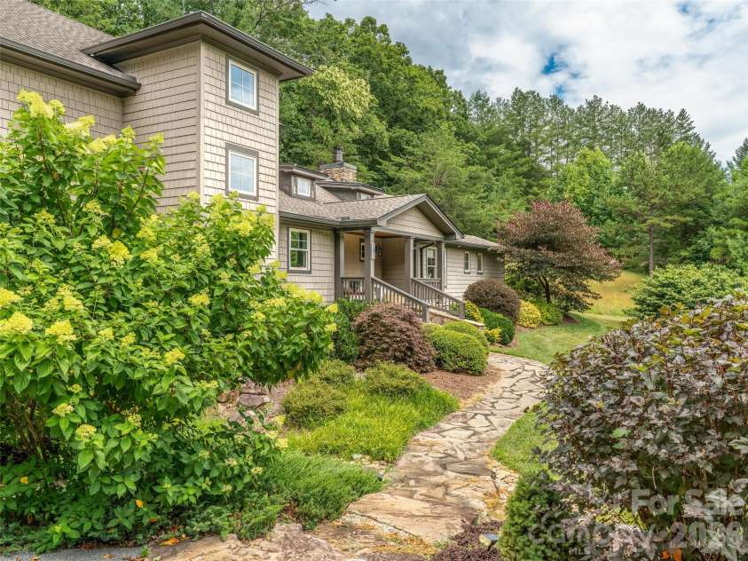 101 Glen Trillium Drive, Fletcher, NC 28732.  MLS# CAR4401703, YatesRealty ID 38622. 