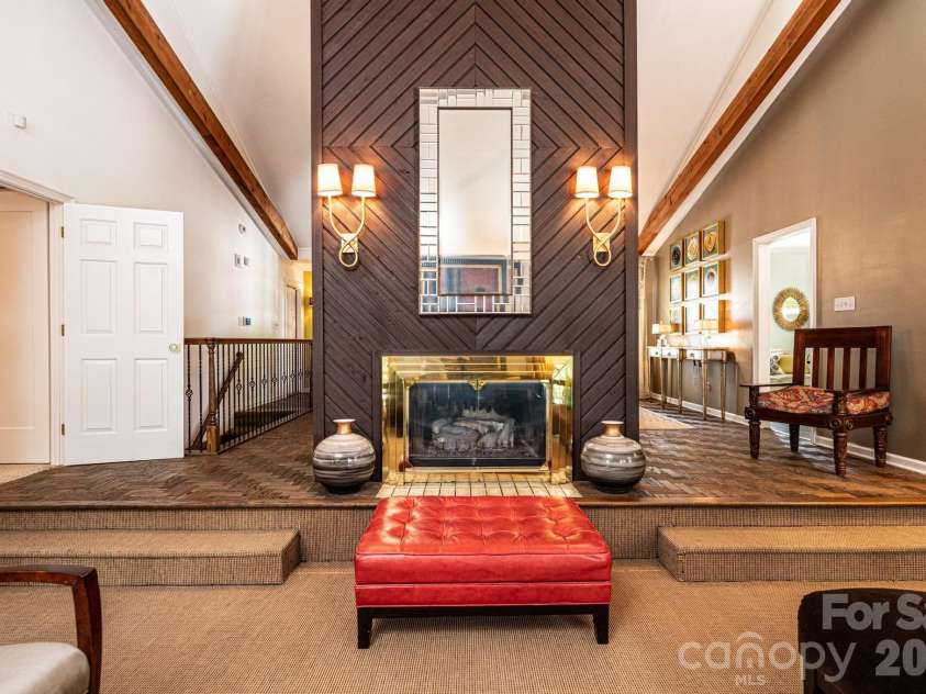 2028 10th Street Boulevard, Hickory, NC 28601.  MLS# CAR4405123, YatesRealty ID 38623. 