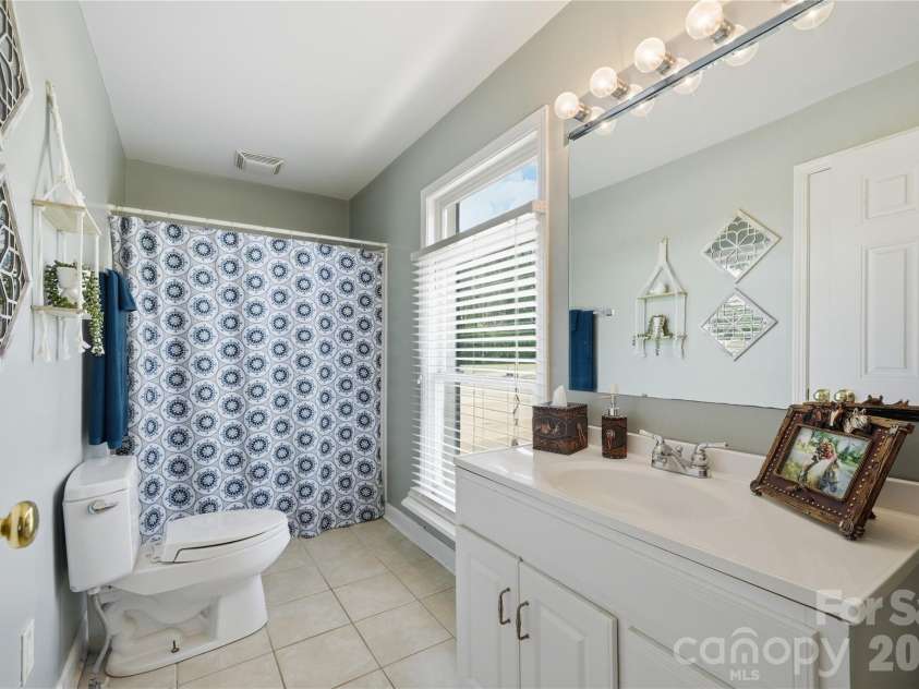 1425 Hobson Road, Cleveland, NC 27013.  MLS# CAR4396751, YatesRealty ID 38625. Full bathroom