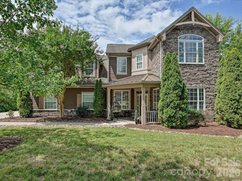 12902 Blakemore Avenue, Huntersville, NC 28078.  MLS# CAR4403462, YatesRealty ID 38626. Front