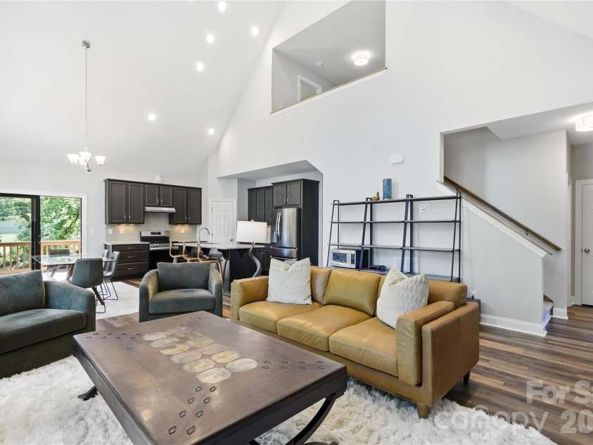 18532 Rosapenny Road, Charlotte, NC 28278.  MLS# CAR4404248, YatesRealty ID 38627. 