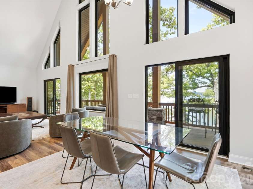 18532 Rosapenny Road, Charlotte, NC 28278.  MLS# CAR4404248, YatesRealty ID 38627. 