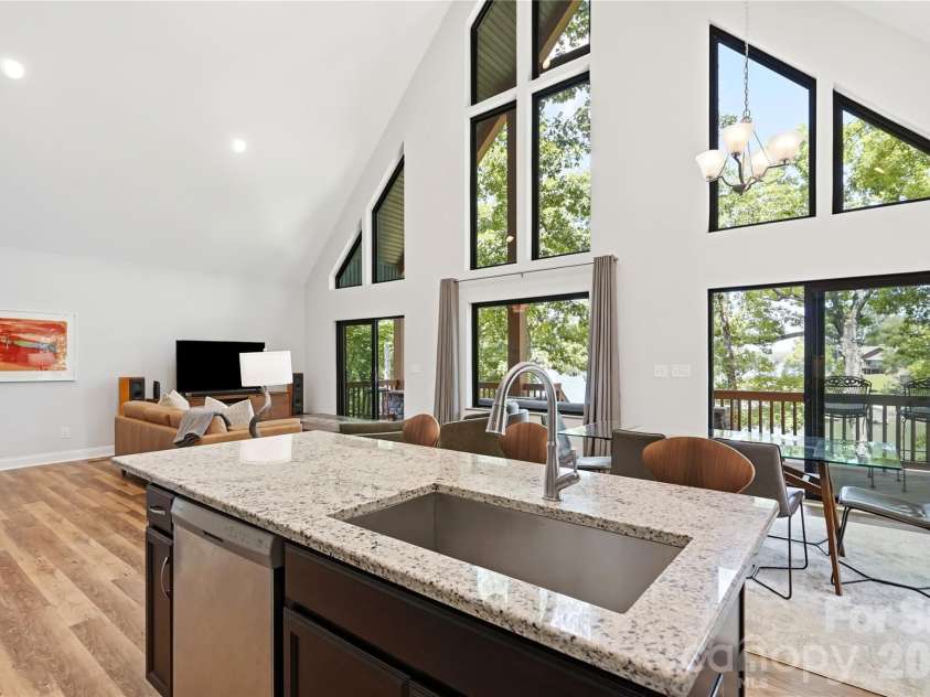 18532 Rosapenny Road, Charlotte, NC 28278.  MLS# CAR4404248, YatesRealty ID 38627. 