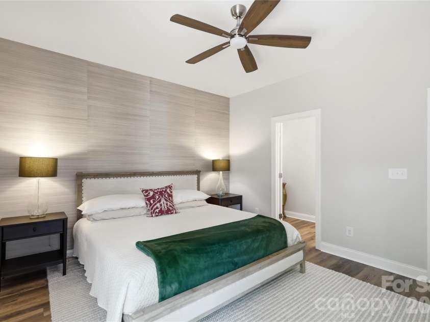 18532 Rosapenny Road, Charlotte, NC 28278.  MLS# CAR4404248, YatesRealty ID 38627. 