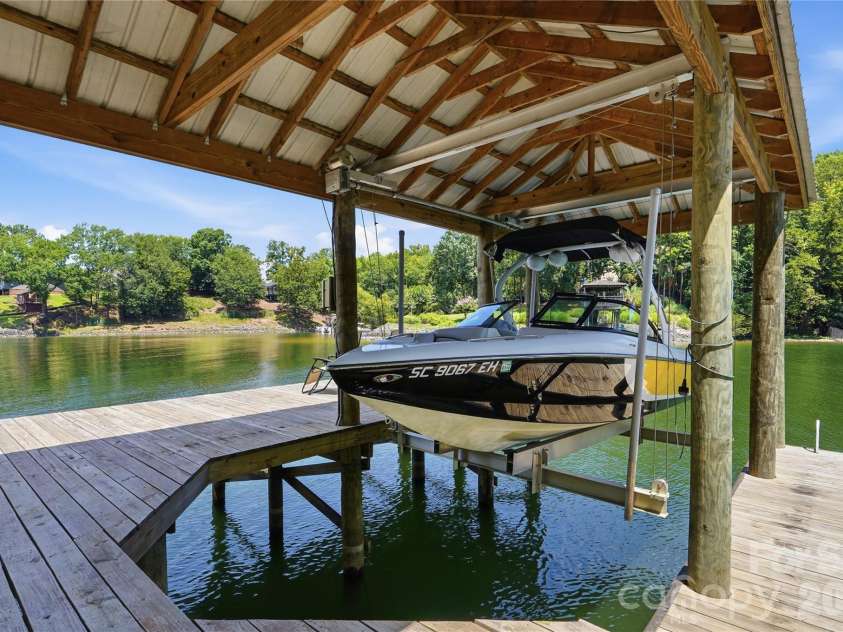 18532 Rosapenny Road, Charlotte, NC 28278.  MLS# CAR4404248, YatesRealty ID 38627. 