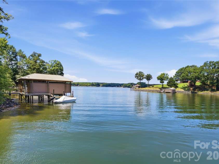 18532 Rosapenny Road, Charlotte, NC 28278.  MLS# CAR4404248, YatesRealty ID 38627. 