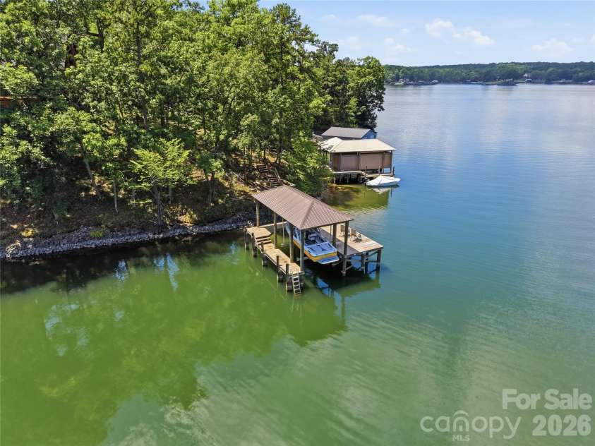 18532 Rosapenny Road, Charlotte, NC 28278.  MLS# CAR4404248, YatesRealty ID 38627. 