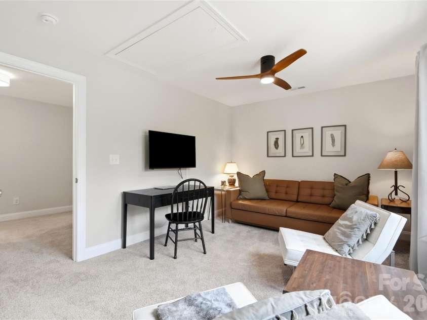 18532 Rosapenny Road, Charlotte, NC 28278.  MLS# CAR4404248, YatesRealty ID 38627. Flex room offers versitility