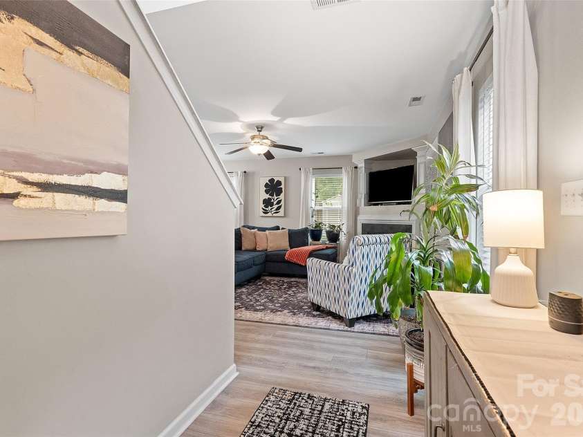 835 Rook Road, Charlotte, NC 28216.  MLS# CAR4398671, YatesRealty ID 38628. 