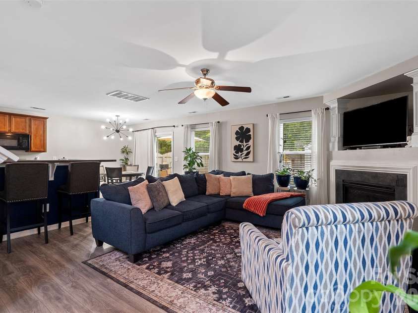 835 Rook Road, Charlotte, NC 28216.  MLS# CAR4398671, YatesRealty ID 38628. 