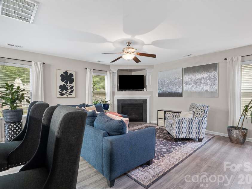 835 Rook Road, Charlotte, NC 28216.  MLS# CAR4398671, YatesRealty ID 38628. 