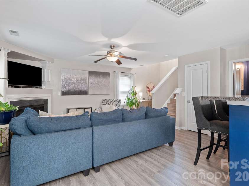 835 Rook Road, Charlotte, NC 28216.  MLS# CAR4398671, YatesRealty ID 38628. 