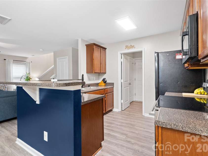 835 Rook Road, Charlotte, NC 28216.  MLS# CAR4398671, YatesRealty ID 38628. 