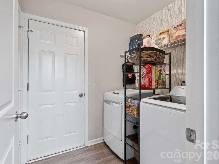 835 Rook Road, Charlotte, NC 28216.  MLS# CAR4398671, YatesRealty ID 38628. 