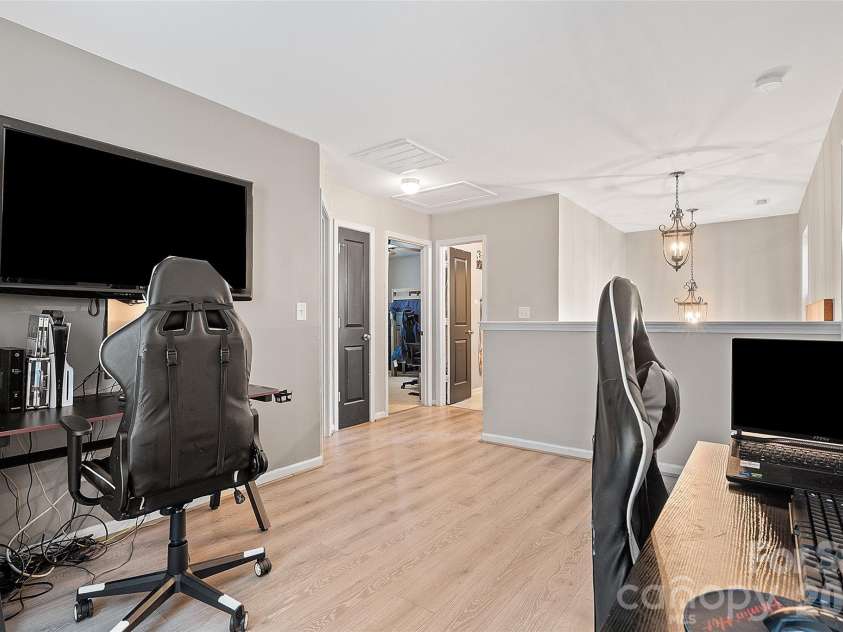 835 Rook Road, Charlotte, NC 28216.  MLS# CAR4398671, YatesRealty ID 38628. 