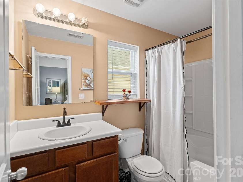 835 Rook Road, Charlotte, NC 28216.  MLS# CAR4398671, YatesRealty ID 38628. 