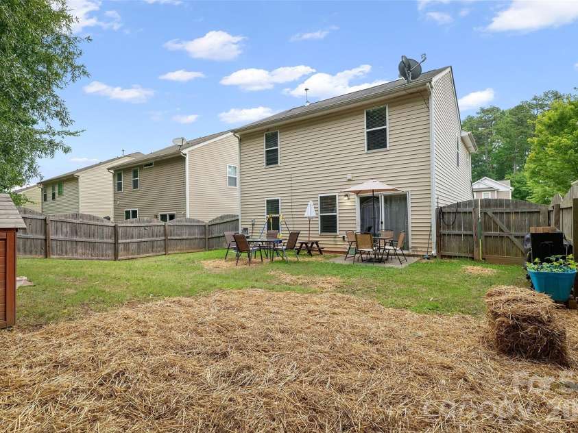835 Rook Road, Charlotte, NC 28216.  MLS# CAR4398671, YatesRealty ID 38628. 