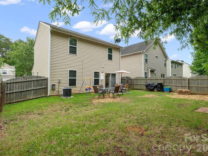 835 Rook Road, Charlotte, NC 28216.  MLS# CAR4398671, YatesRealty ID 38628. 