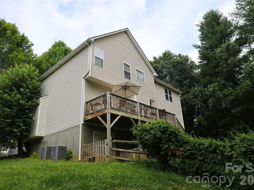 30 Double Brook Drive, Weaverville, NC 28787.  MLS# CAR4402959, YatesRealty ID 38629. 