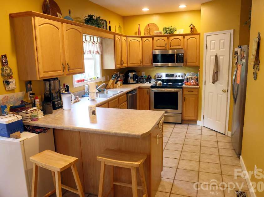30 Double Brook Drive, Weaverville, NC 28787.  MLS# CAR4402959, YatesRealty ID 38629. 
