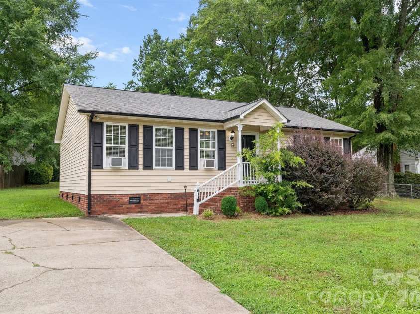 407 Cook Street, Kannapolis, NC 28083.  MLS# CAR4398777, YatesRealty ID 38630. 