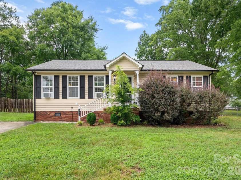 407 Cook Street, Kannapolis, NC 28083.  MLS# CAR4398777, YatesRealty ID 38630. 