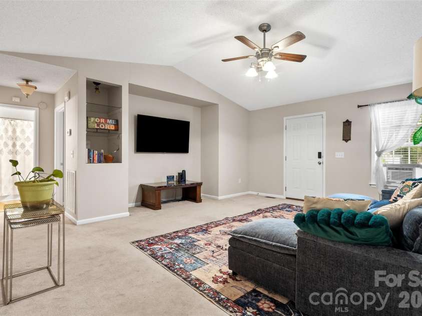 407 Cook Street, Kannapolis, NC 28083.  MLS# CAR4398777, YatesRealty ID 38630. 