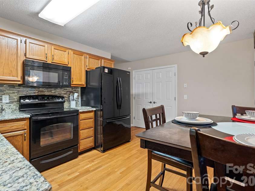 407 Cook Street, Kannapolis, NC 28083.  MLS# CAR4398777, YatesRealty ID 38630. 