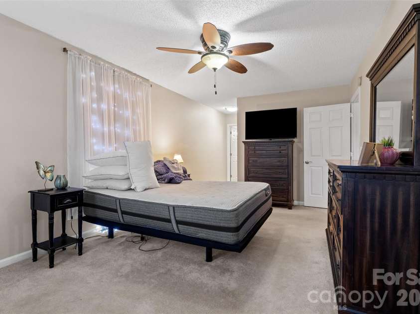 407 Cook Street, Kannapolis, NC 28083.  MLS# CAR4398777, YatesRealty ID 38630. 