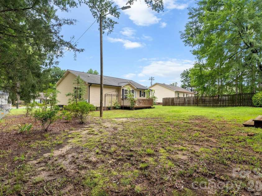 407 Cook Street, Kannapolis, NC 28083.  MLS# CAR4398777, YatesRealty ID 38630. 