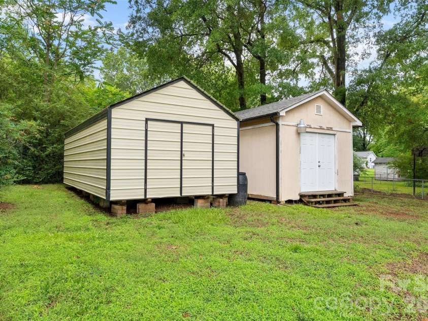 407 Cook Street, Kannapolis, NC 28083.  MLS# CAR4398777, YatesRealty ID 38630. 