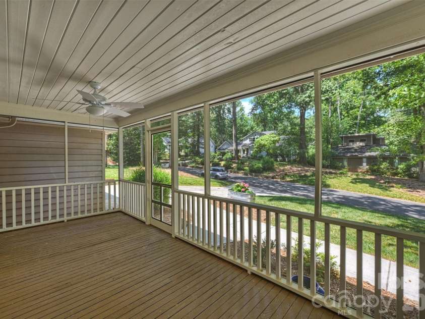 1506 Wandering Way Drive, Charlotte, NC 28226.  MLS# CAR4391135, YatesRealty ID 38633. 
