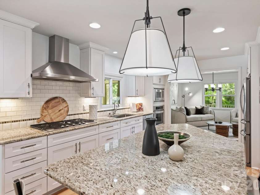 1506 Wandering Way Drive, Charlotte, NC 28226.  MLS# CAR4391135, YatesRealty ID 38633. 