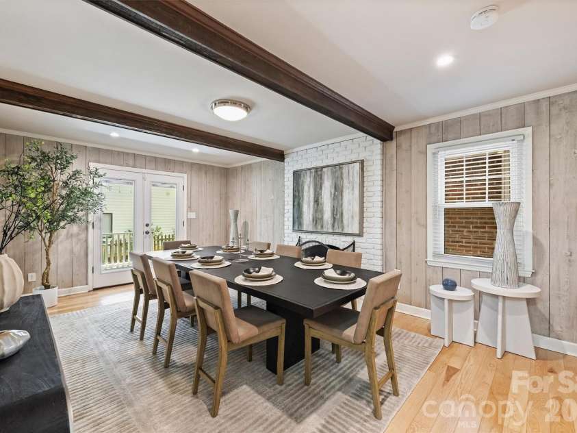 1506 Wandering Way Drive, Charlotte, NC 28226.  MLS# CAR4391135, YatesRealty ID 38633. 