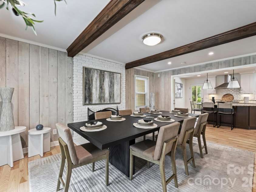 1506 Wandering Way Drive, Charlotte, NC 28226.  MLS# CAR4391135, YatesRealty ID 38633. 