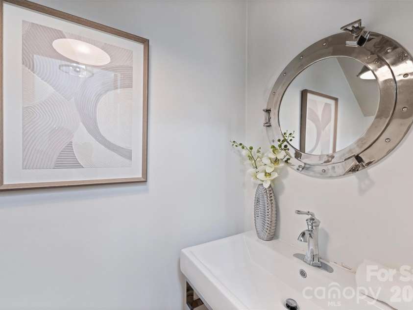 1506 Wandering Way Drive, Charlotte, NC 28226.  MLS# CAR4391135, YatesRealty ID 38633. 