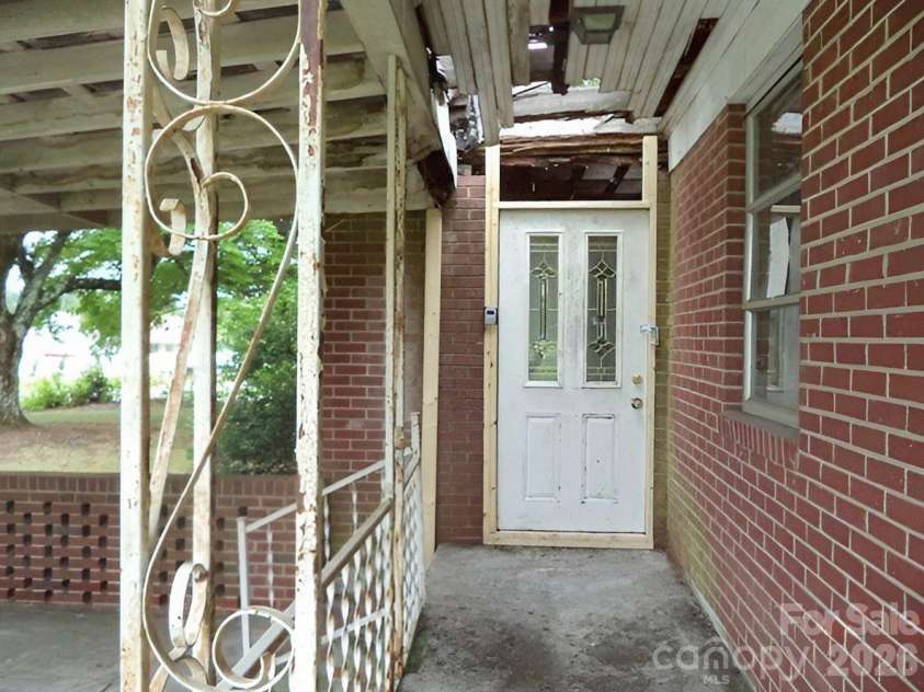 138 Glory Road, Mooresville, NC 28117.  MLS# CAR4404252, YatesRealty ID 38634. 