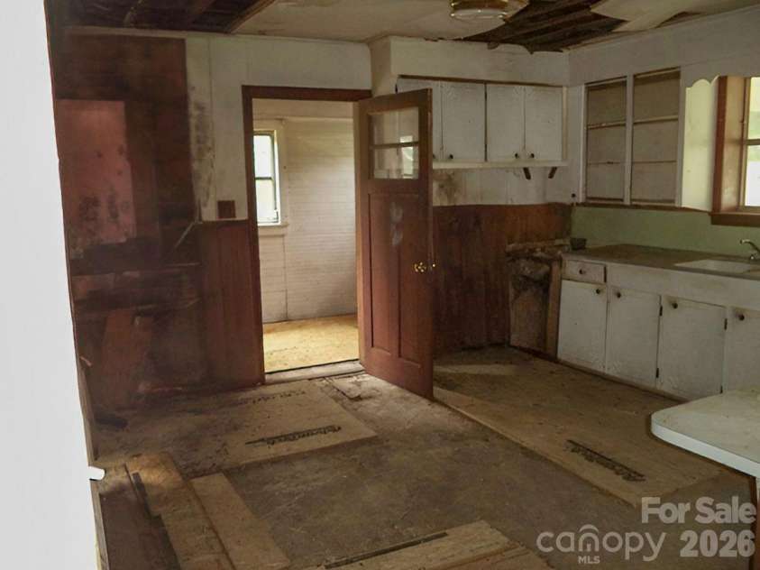 138 Glory Road, Mooresville, NC 28117.  MLS# CAR4404252, YatesRealty ID 38634. Kitchen