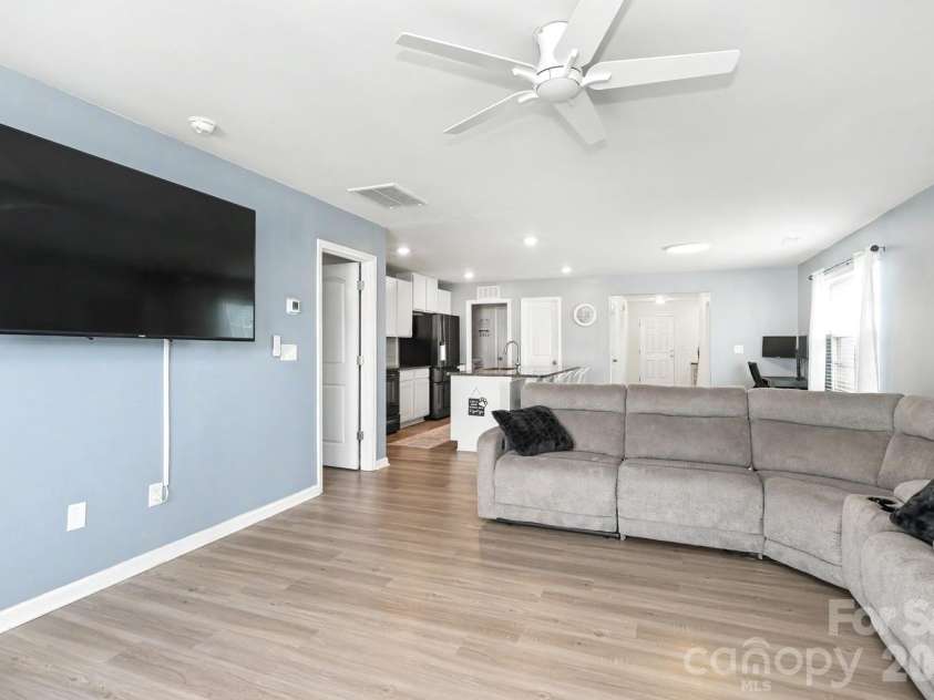 1277 Bryson Lane, Denver, NC 28037.  MLS# CAR4404637, YatesRealty ID 38637. 