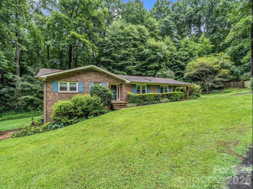 103 Maplewood Lane, Marion, NC 28752.  MLS# CAR4362446, YatesRealty ID 38639. 