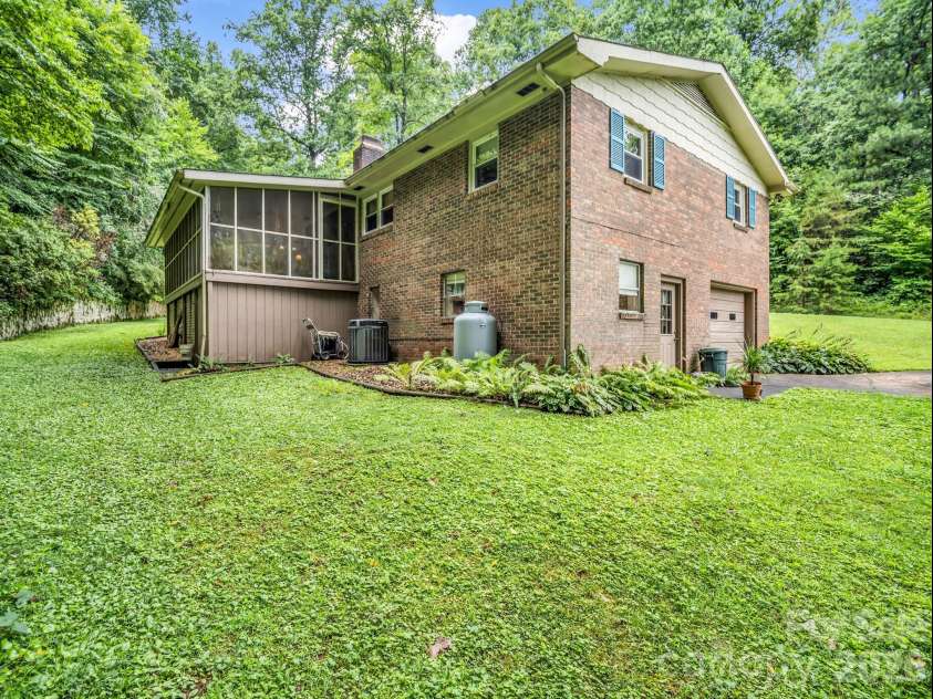 103 Maplewood Lane, Marion, NC 28752.  MLS# CAR4362446, YatesRealty ID 38639. 